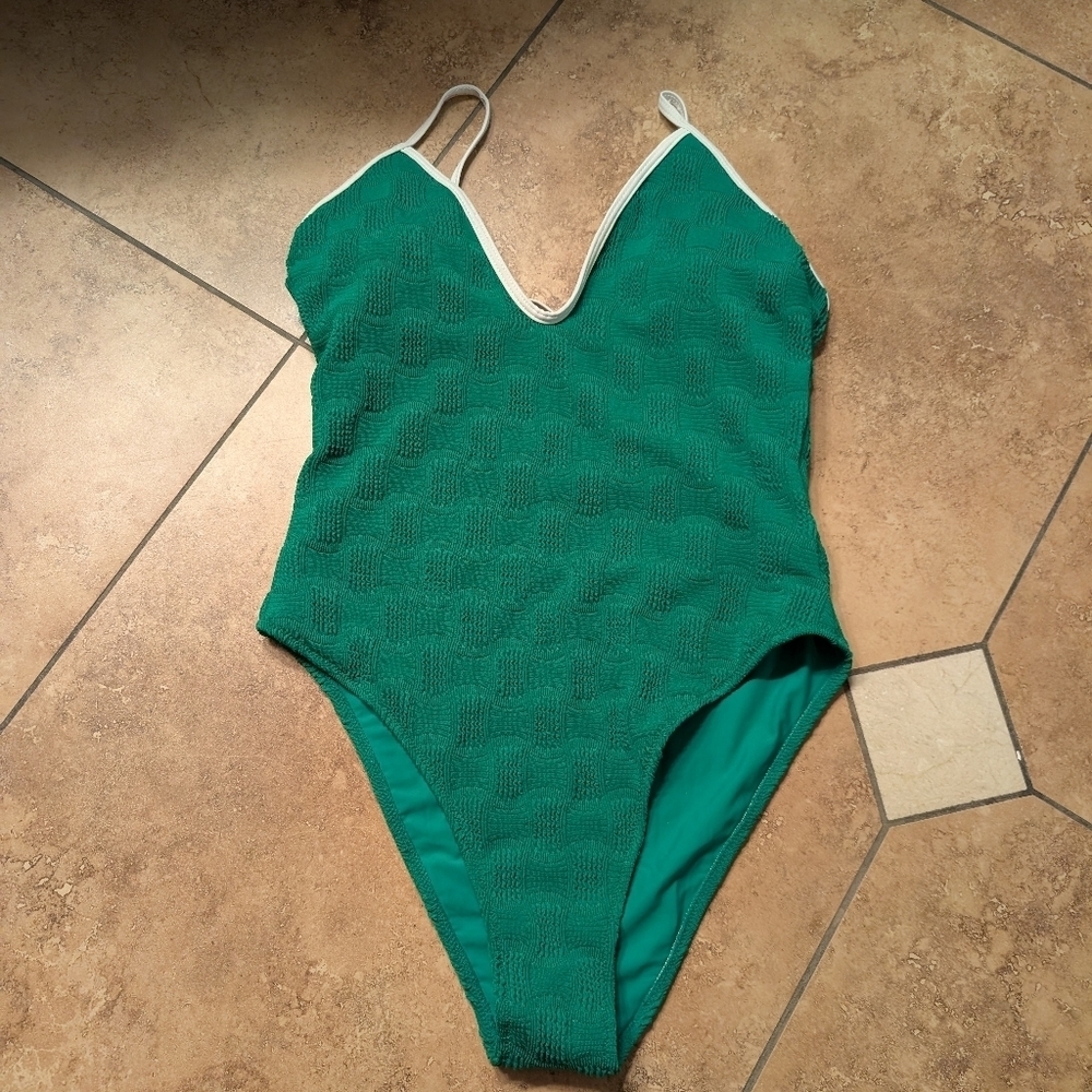 Berlook / NWT / XL / Green textured One Piece